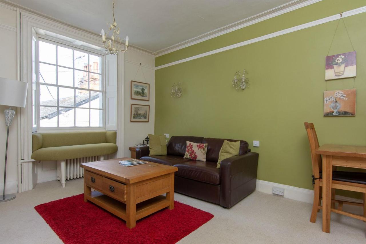 The White House Charmouth Bagian luar foto